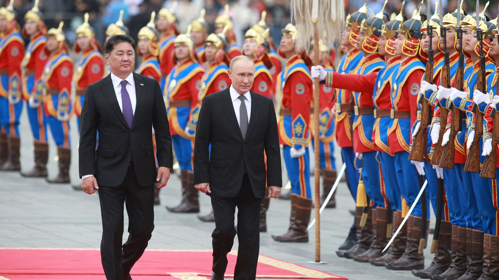 Putin arrives in Mongolia