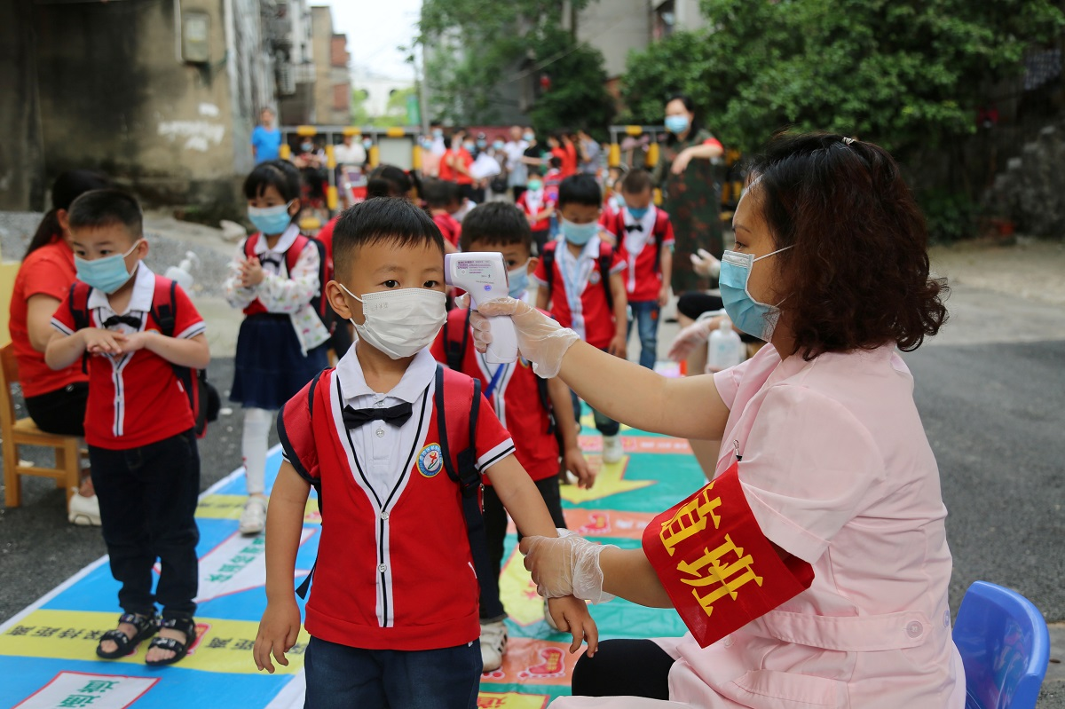 thousands of kindergartens shut down in China