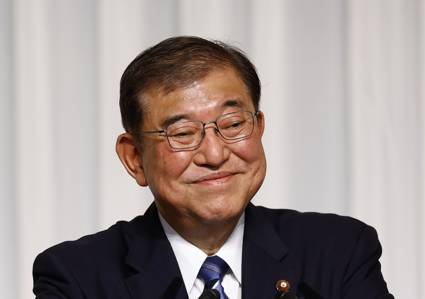 Shigeru Ishiba cabinet resign