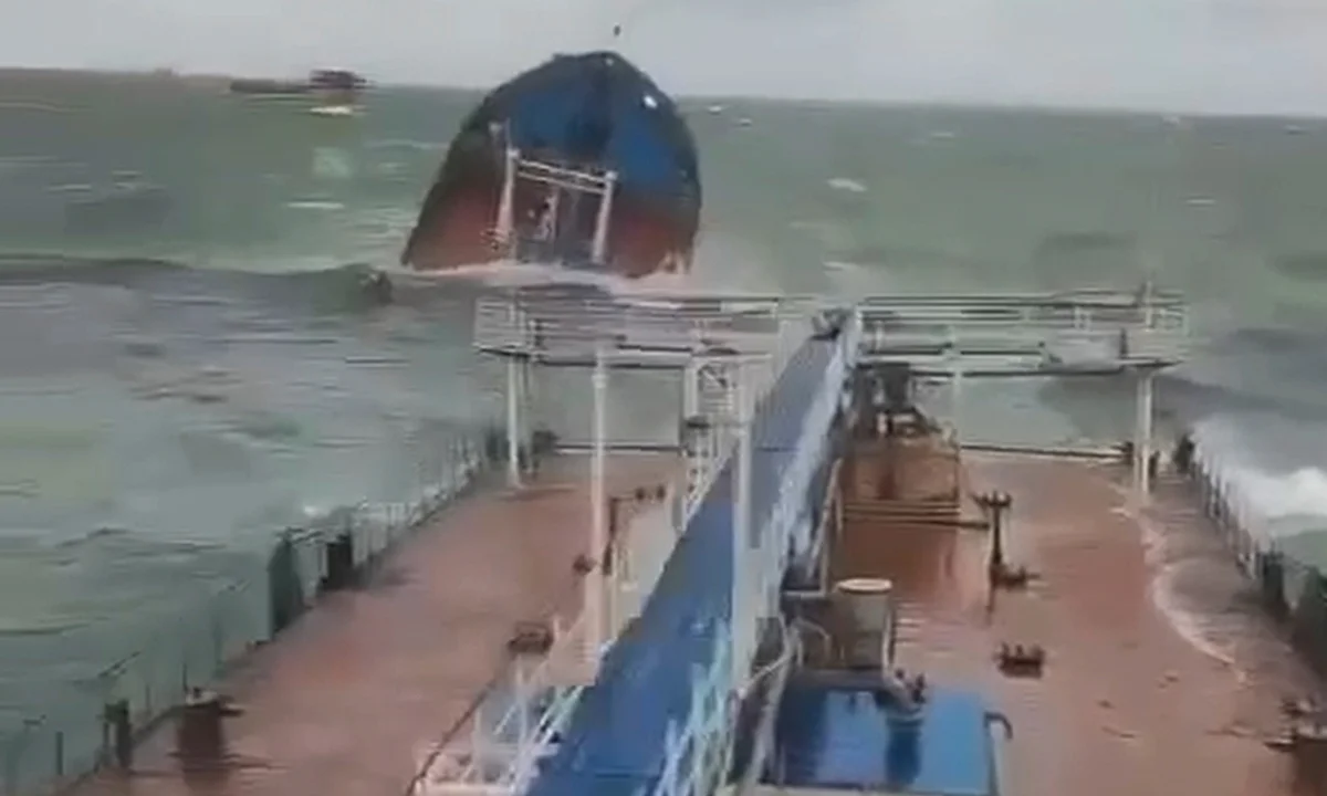 Russian tanker sinks in Black Sea