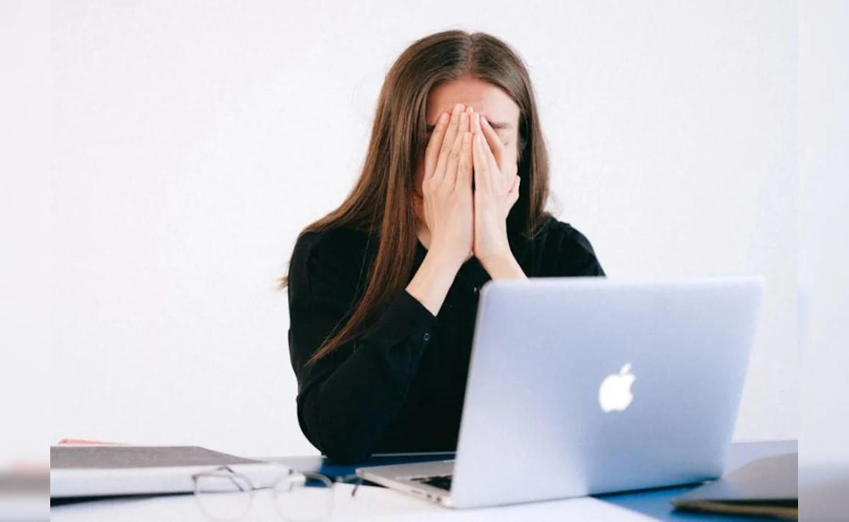 Woman Fired For Arriving Early To Office